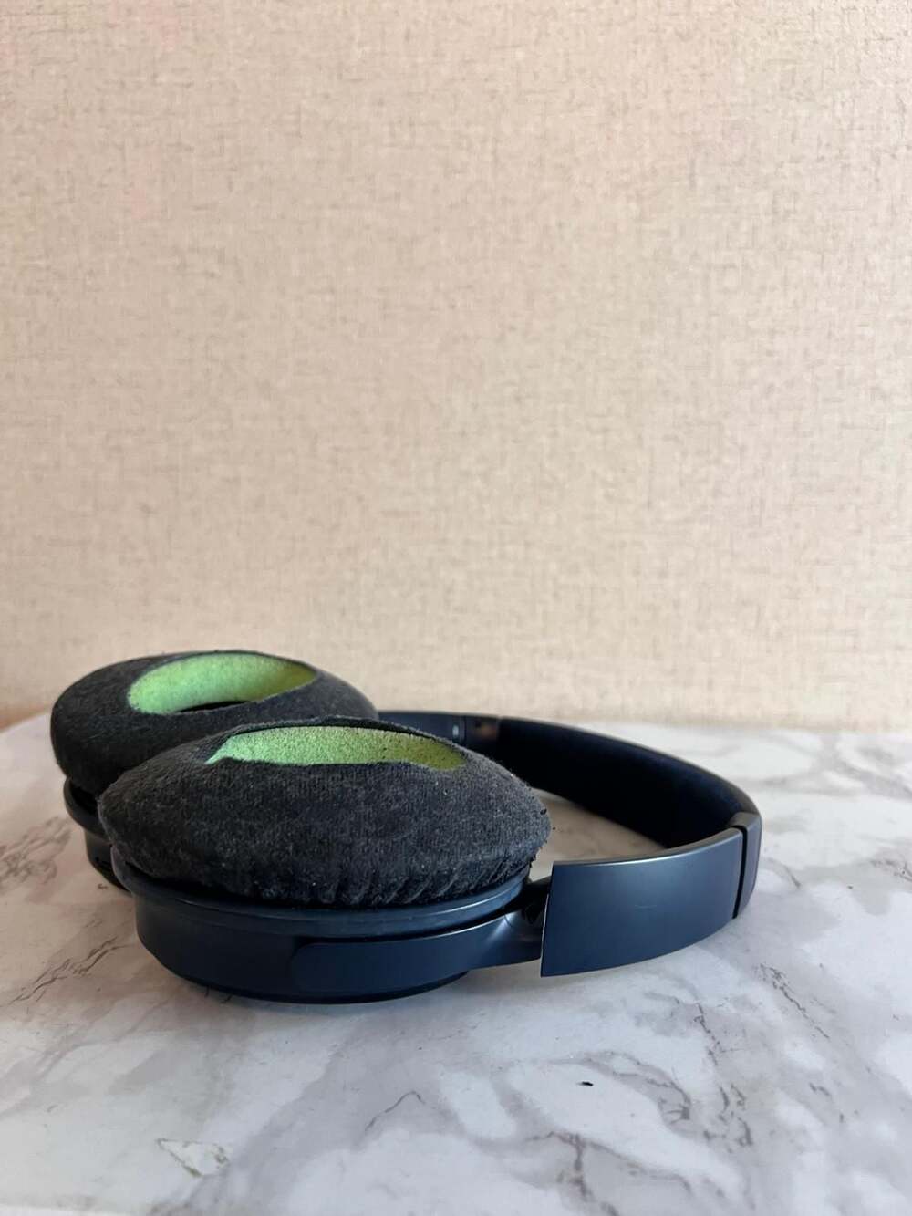 Bose QuietComfort 35 II Wireless Noise-Cancelling Headphones - Picture 7 of 12